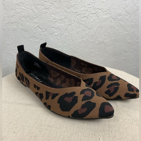 Women’s Journee Collection Tayleen Pointed Toe Ballet Flats Leopard Print Size 9 - Picture 2 of 11